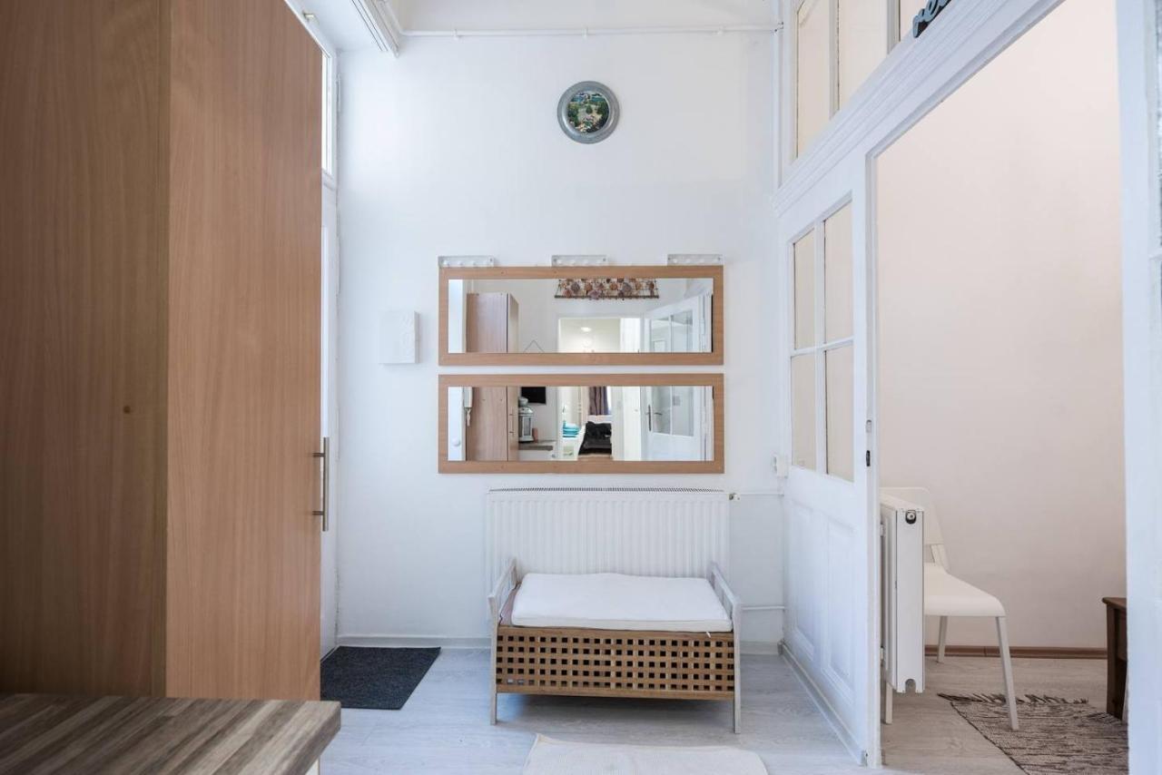Cosy And Central Apartment With 4 Bedrooms And A/C Boedapest Buitenkant foto