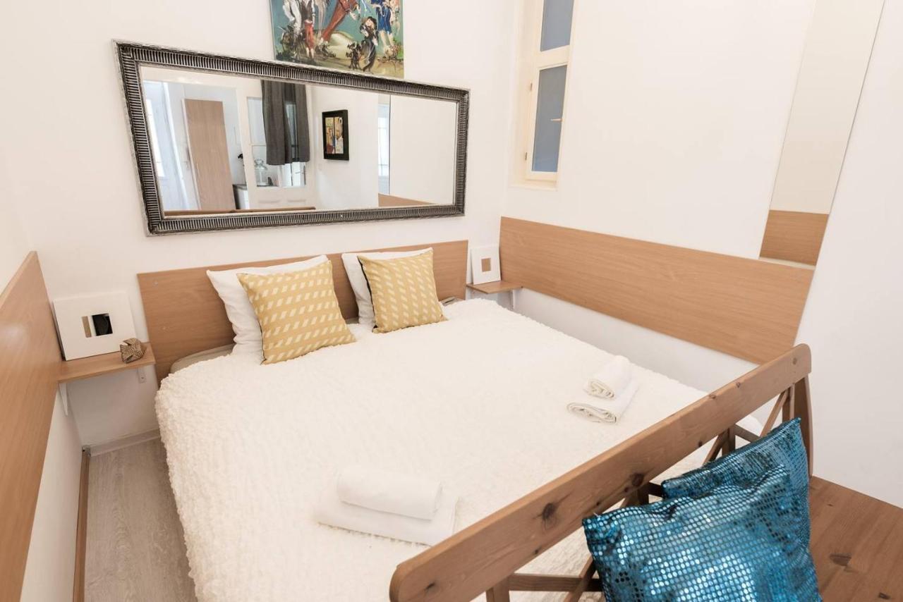Cosy And Central Apartment With 4 Bedrooms And A/C Boedapest Buitenkant foto