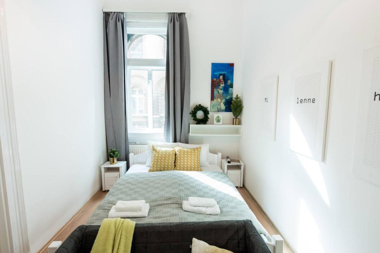 Cosy And Central Apartment With 4 Bedrooms And A/C Boedapest Buitenkant foto
