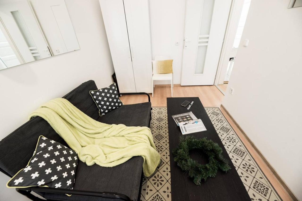 Cosy And Central Apartment With 4 Bedrooms And A/C Boedapest Buitenkant foto