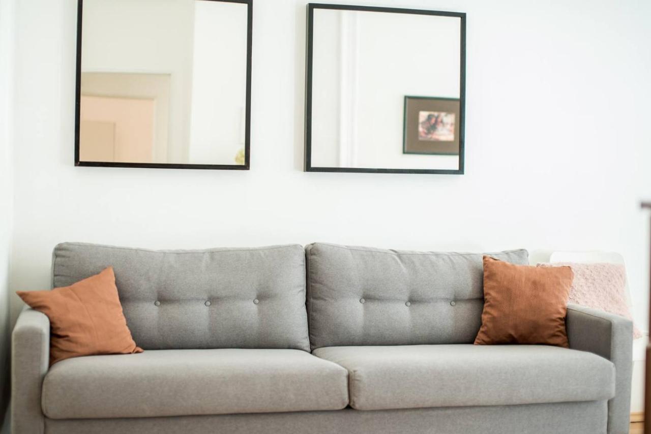 Cosy And Central Apartment With 4 Bedrooms And A/C Boedapest Buitenkant foto