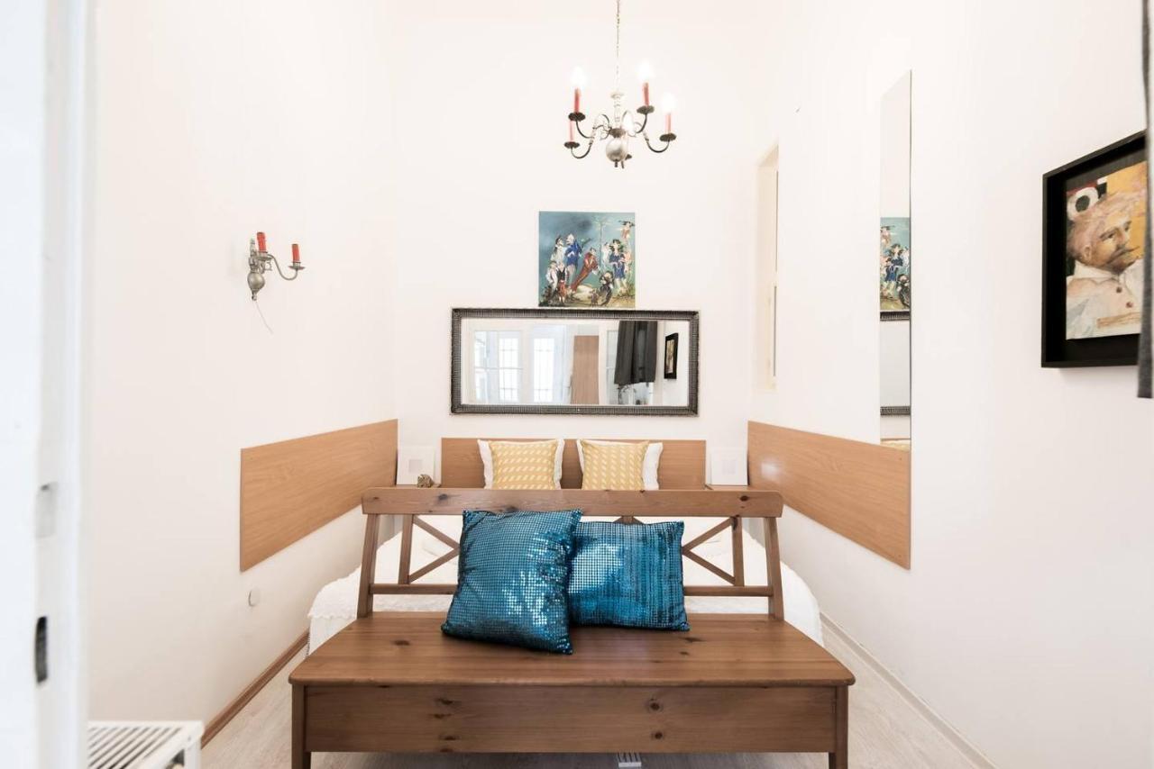 Cosy And Central Apartment With 4 Bedrooms And A/C Boedapest Buitenkant foto