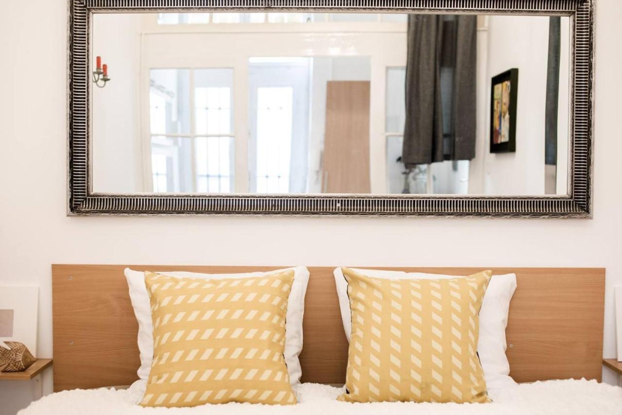 Cosy And Central Apartment With 4 Bedrooms And A/C Boedapest Buitenkant foto